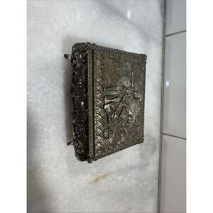 Vintage Floral Footed Metal Silver-Tone Trinket Jewelry Box Hinged 3"x 4" OLA003